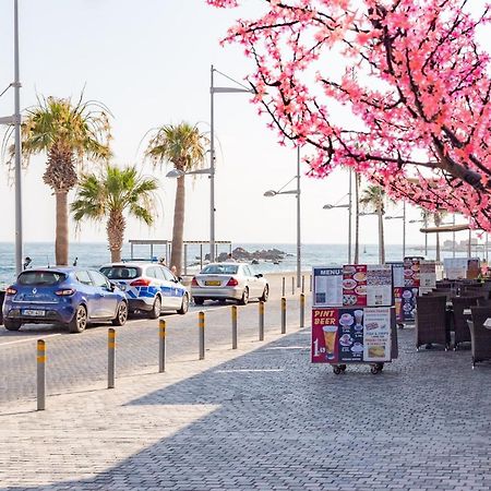 Light House - Seafront Cosy Studio With Library Paphos Exterior photo