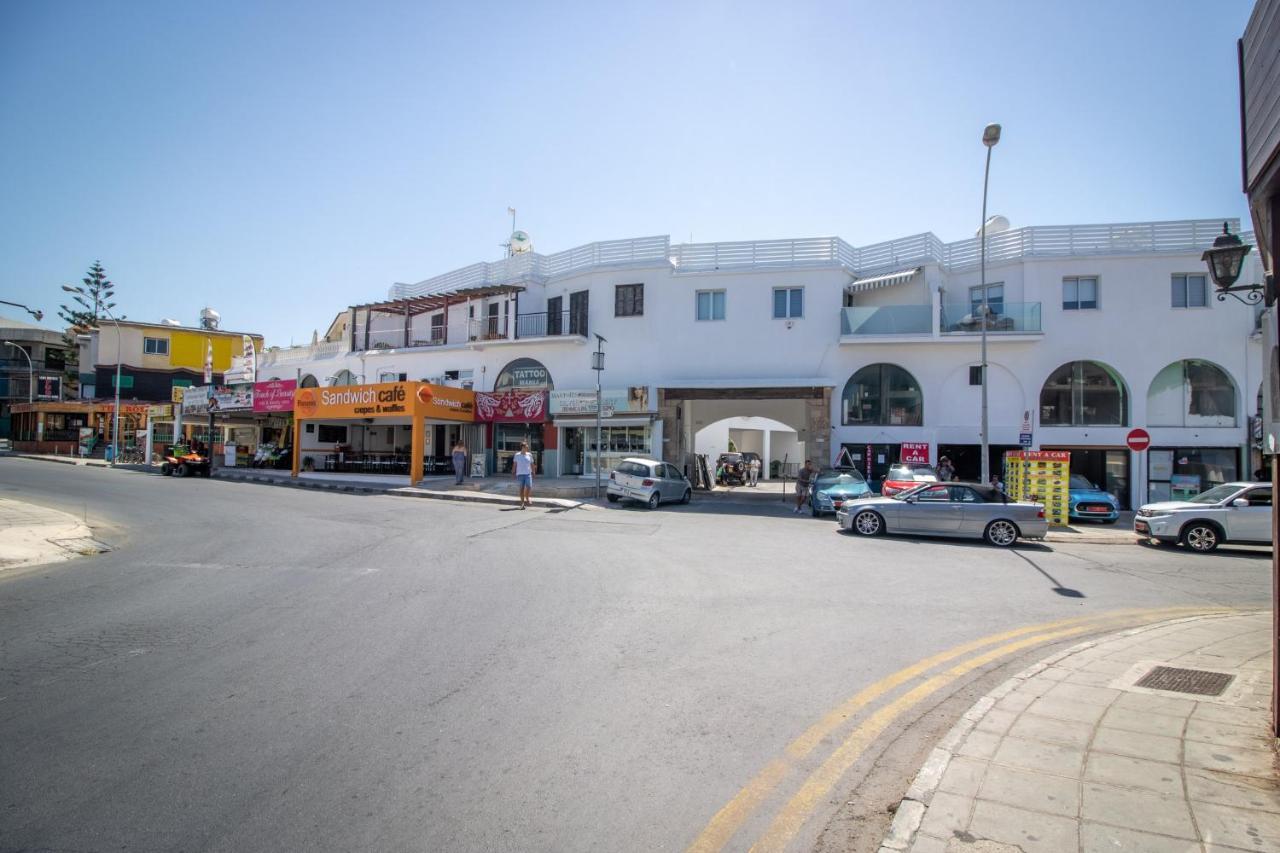 Light House - Seafront Cosy Studio With Library Paphos Exterior photo